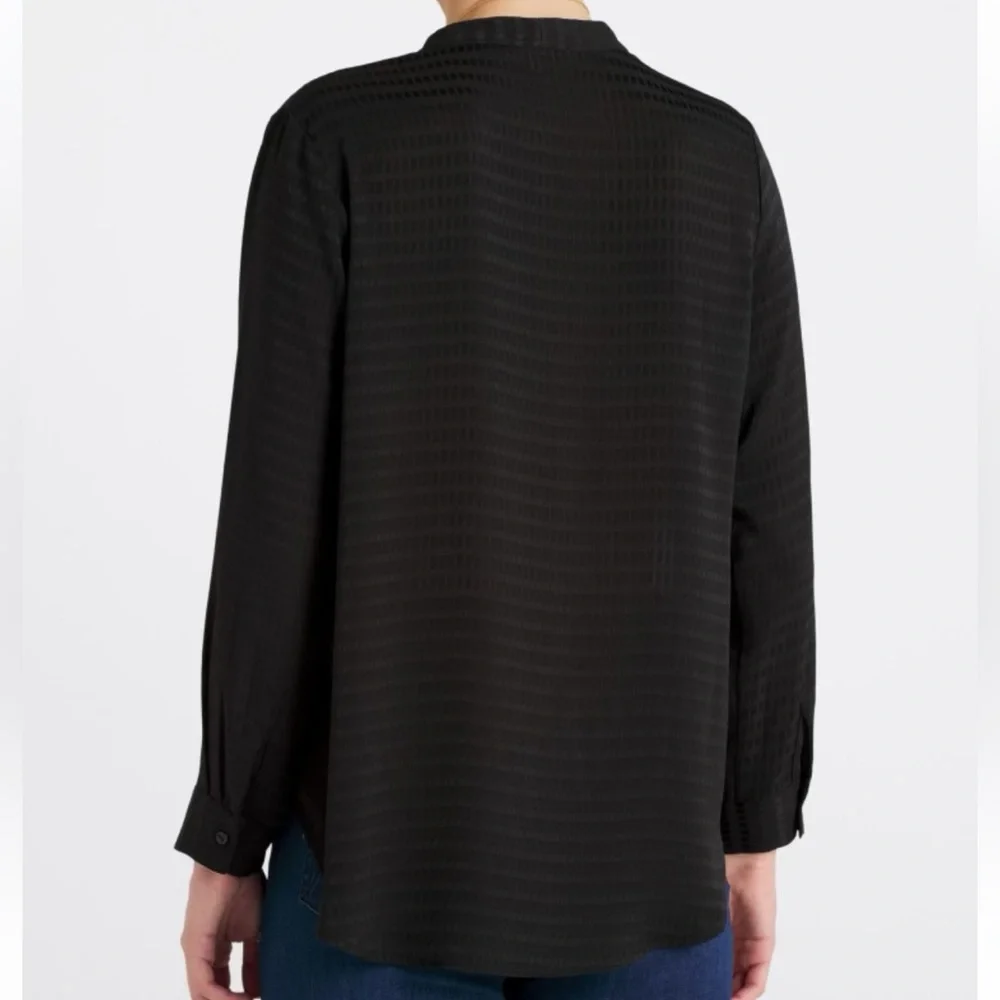 Monday Fun Maggie Relaxed Blouse in Black - Picture 4 of 11
